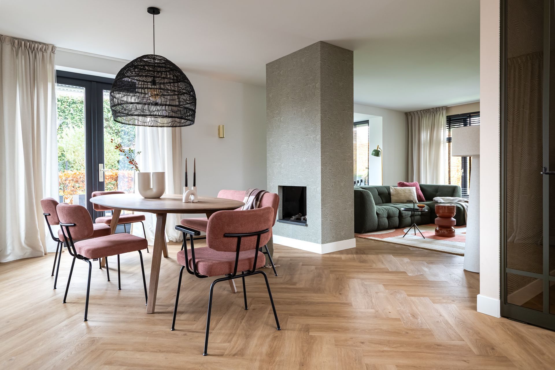 Interieurontwerp woonkamer met open keuken in vrijstaande villa Zwolle