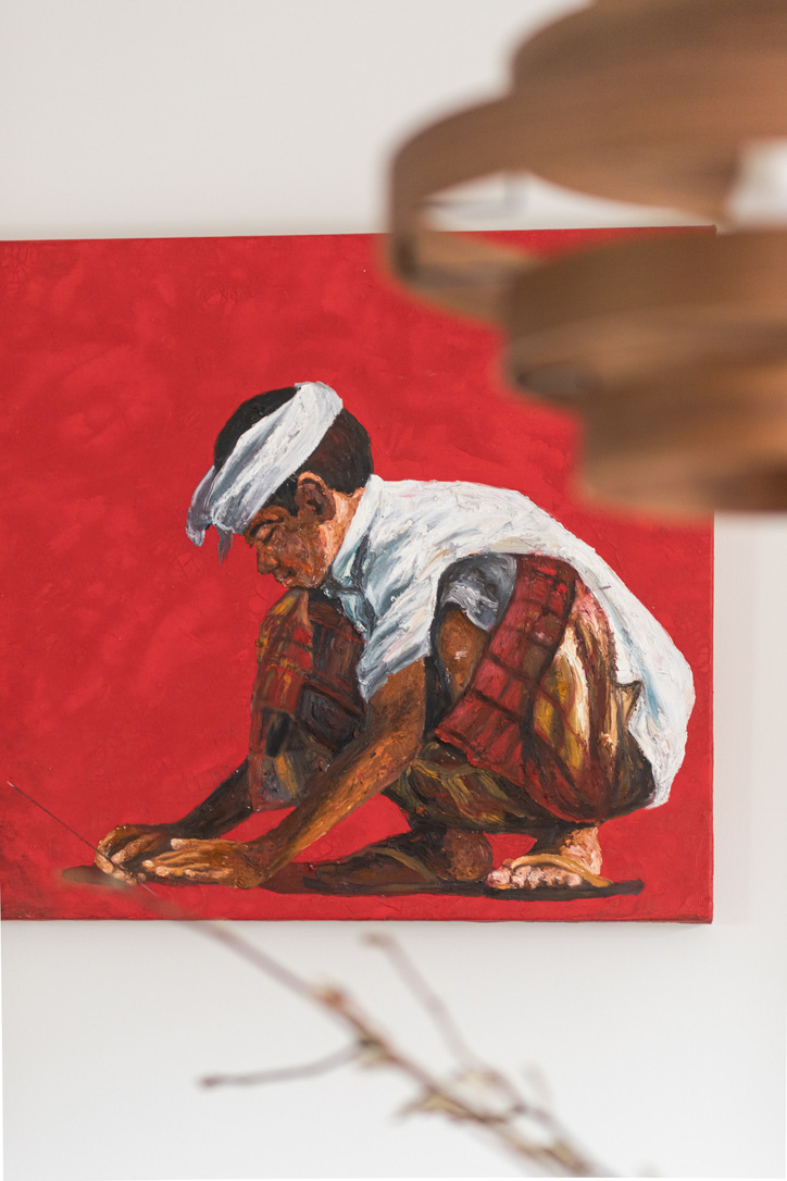 Rood schilderij als vertrekpunt in interieurontwerp woonkamer