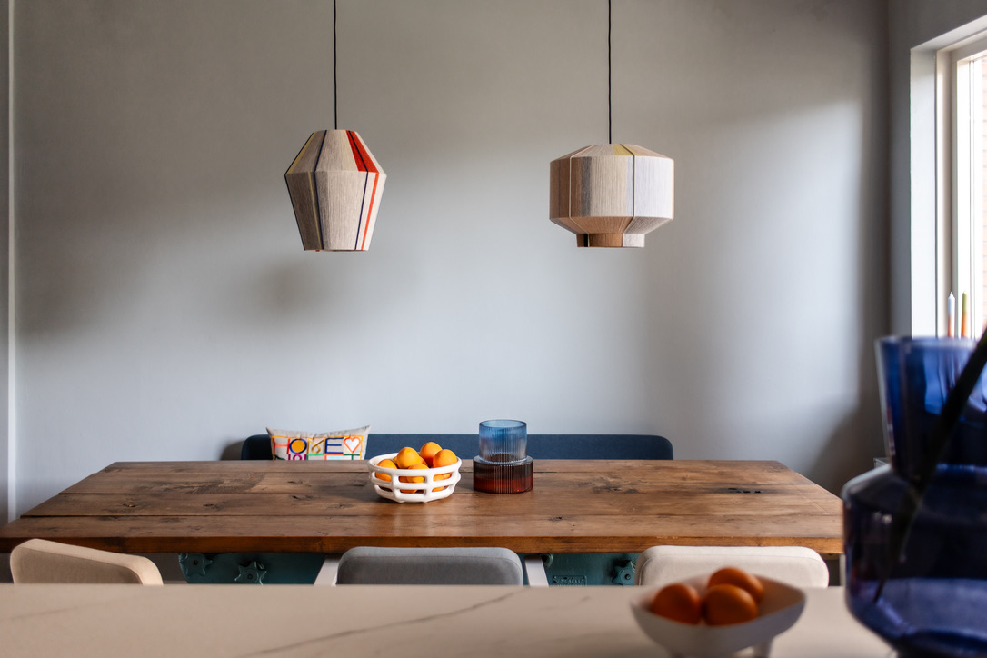 Eethoek met verlichting in interieurontwerp grachtenpand Zwolle